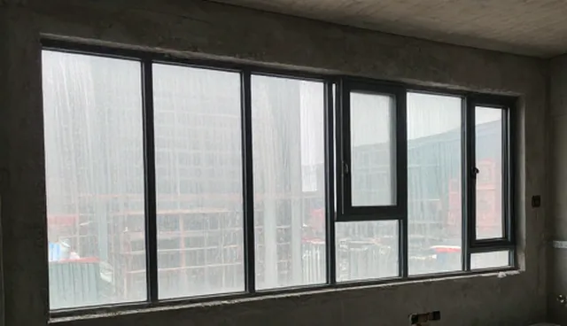 信息化建设中域名与服务器服务的性能与适用条件分析